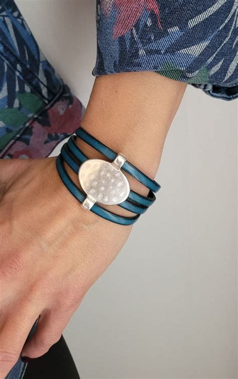 imitation du bracelet valentino en cuir pour femme
